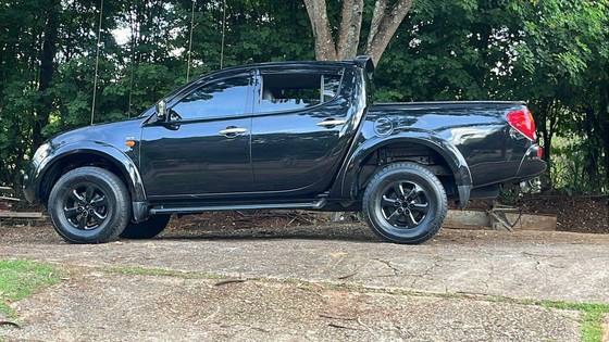 MITSUBISHI L200 TRITON 3.5 HPE 4X4 CD V6 24V FLEX 4P AUTOMÁTICO